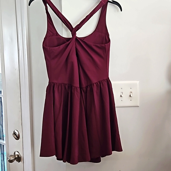 Halara corset active dress size Medium Dark Berry red pocket mini Fall color - Picture 6 of 7